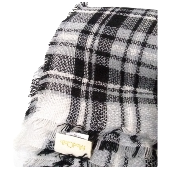 ModCloth Black White Plaid Knit Crochet Fringe Shawl Scarf Wrap Blanket Throw - Picture 9 of 10